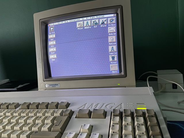 Использование Amiga в 2021: создание интро для демопати - 4