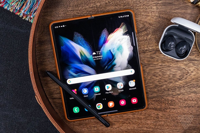 Сколько стоит замена экрана в новых Samsung Galaxy Z Fold3 и Flip3? - 1 Сколько стоит замена экрана в новых Samsung Galaxy Z Fold3 и Flip3?
