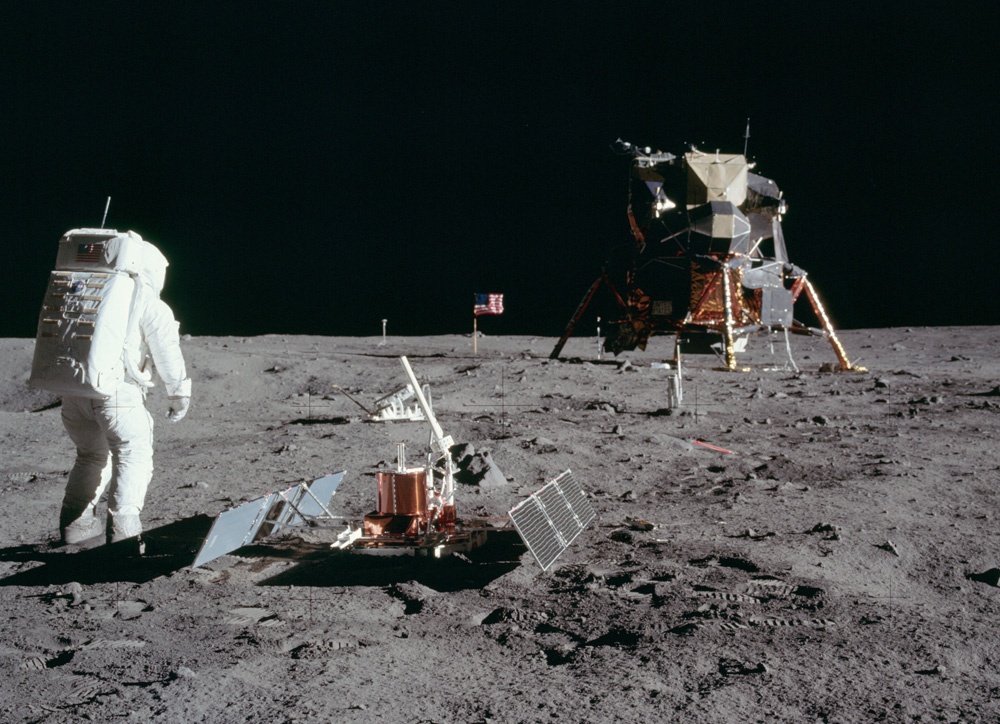 Индия сфотографировала лунный модуль «Аполлона». Снова - 5