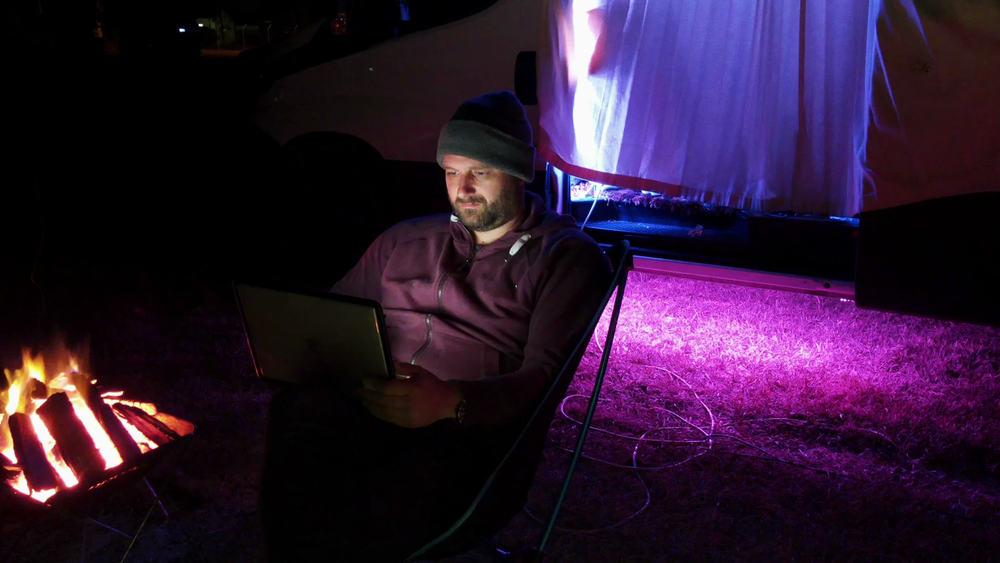 В моём офисном фургоне шесть каналов в интернет, а скоро будет семь - 3