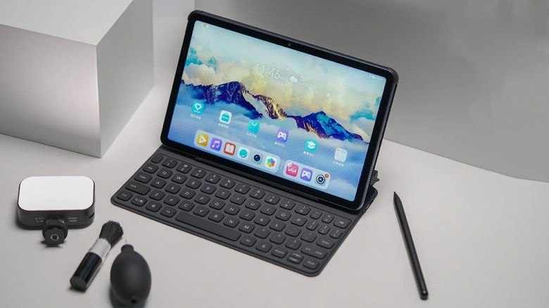 7250 мА&middot;ч, экран 2К, 90 Гц, стилус за 295 долларов. Представлен планшет Honor Tab V7