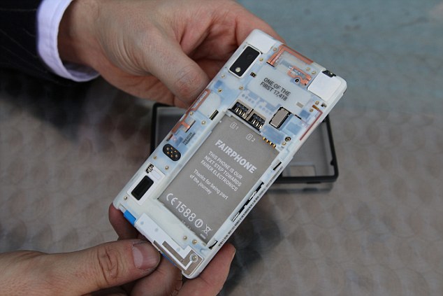 Модульный телефон Fairphone — концепция, производитель и три поколения девайса - 2
