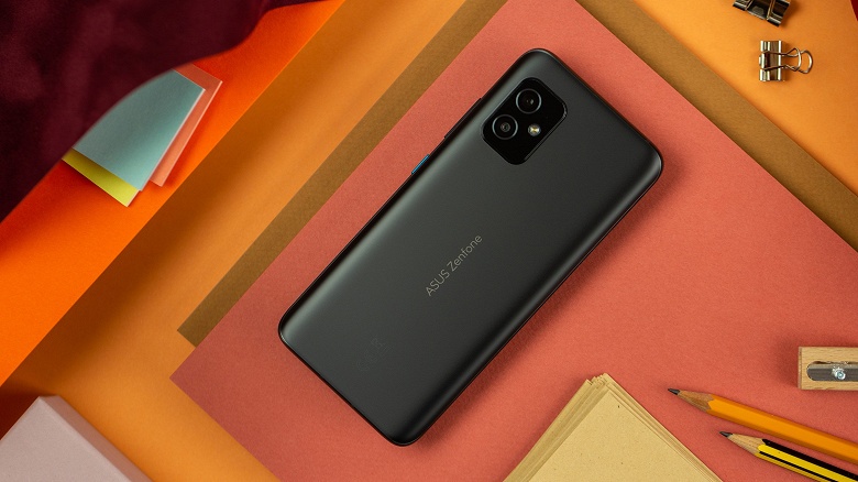 Таких компактных флагманов на рынке почти нет. Asus Zenfone 8 оценили с точки зрения качества звука