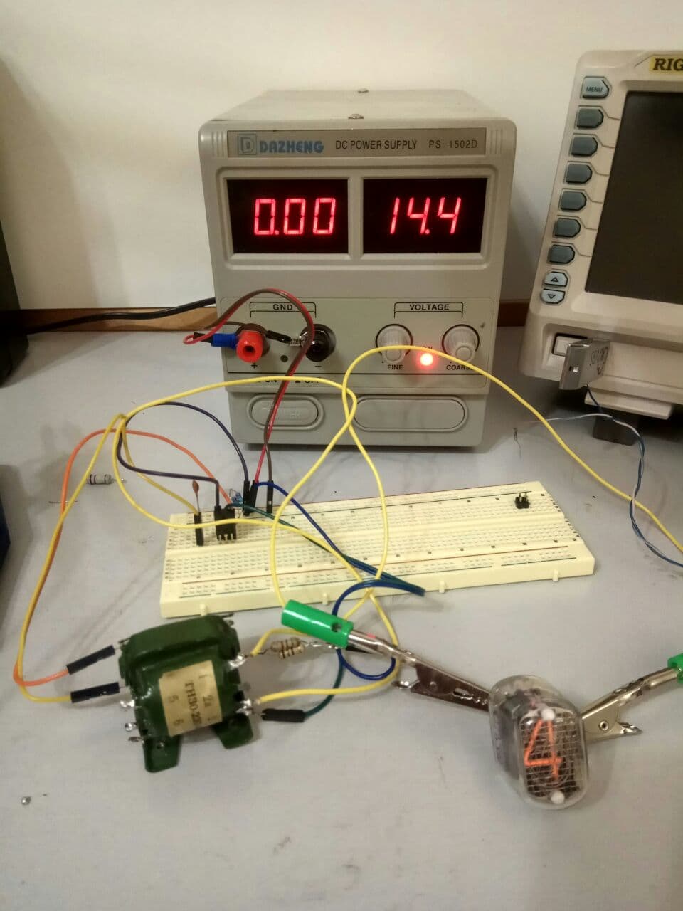 Способы питания электролюминесцентных индикаторов - 13 Способы питания электролюминесцентных индикаторов - 13