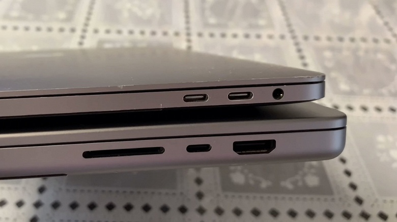 Новый MacBook Pro с чёлкой оказался очень толстым. Опубликовано сравнение с 15-дюймовым MacBook Pro - 1 Новый MacBook Pro с чёлкой оказался очень толстым. Опубликовано сравнение с 15-дюймовым MacBook Pro