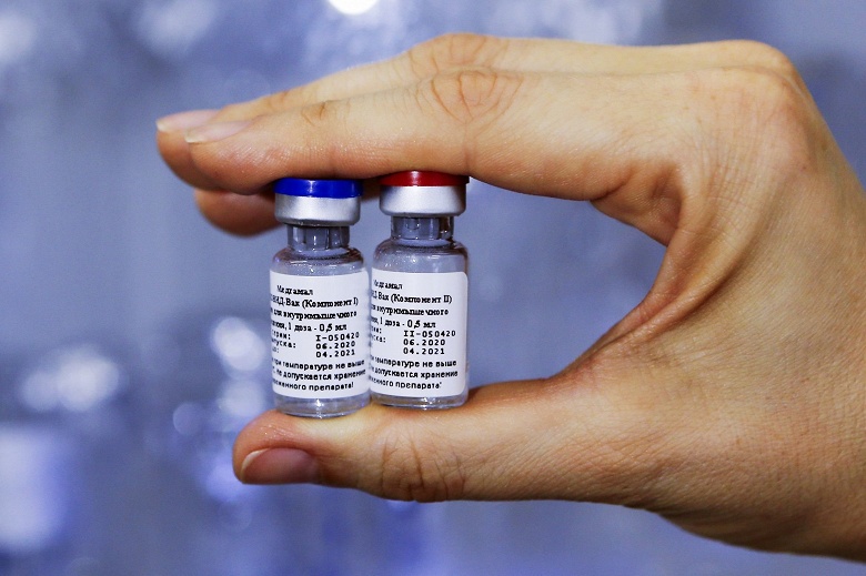 Данные россиян, купивших справки о вакцинации, выставили на продажу