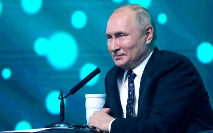 Владимир Путин считает, что власти должны защищать аватары россиян в метавселенных