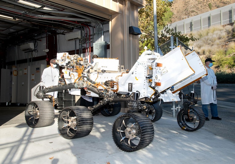 NASA жёстко тестирует «близнеца» марсохода Perseverance на Земле