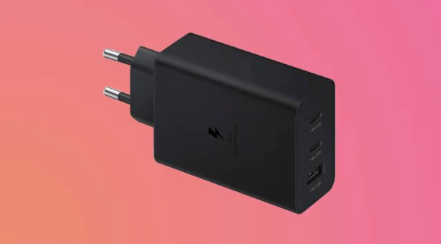  Новое зарядное устройство Samsung Power Adapter Trio позволяет быстро заряжать все ваши устройства