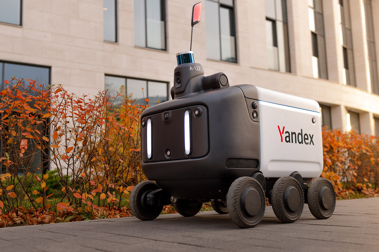 Встречаем ровер третьего поколения: история создания робота-курьера Яндекса - 1
