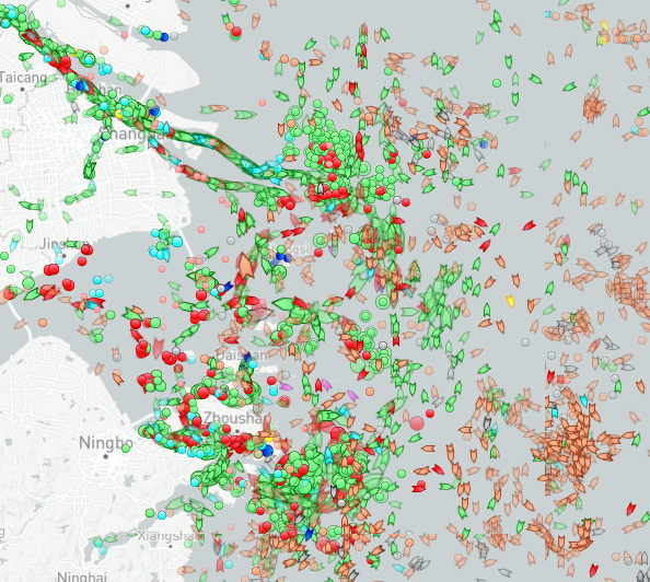 Окрестности Шанхая на MarineTraffic. Много, очень много кораблей.