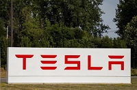 SEC расследует деятельность Tesla после жалобы на неисправные солнечные панели - 2