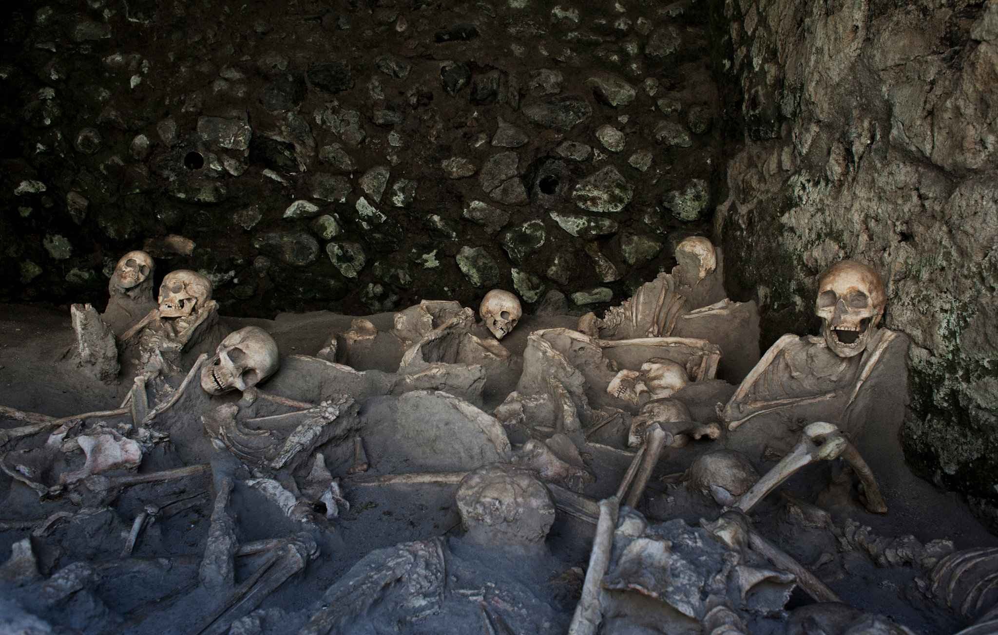 Скелеты в лодочном доке Геркуланума