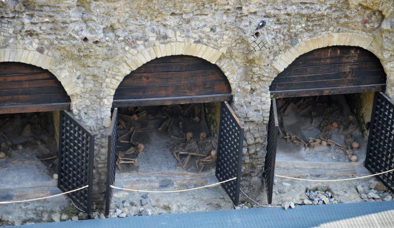 «Леди Колец» и юная «мадонна с младенцем» из Геркуланума. Жертвы Везувия - 8 «Леди Колец» и юная «мадонна с младенцем» из Геркуланума. Жертвы Везувия - 8