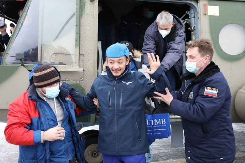 &laquo;Союз МС-20&raquo; успешно вернул космических туристов на Землю