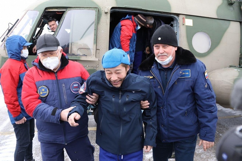 &laquo;Союз МС-20&raquo; успешно вернул космических туристов на Землю