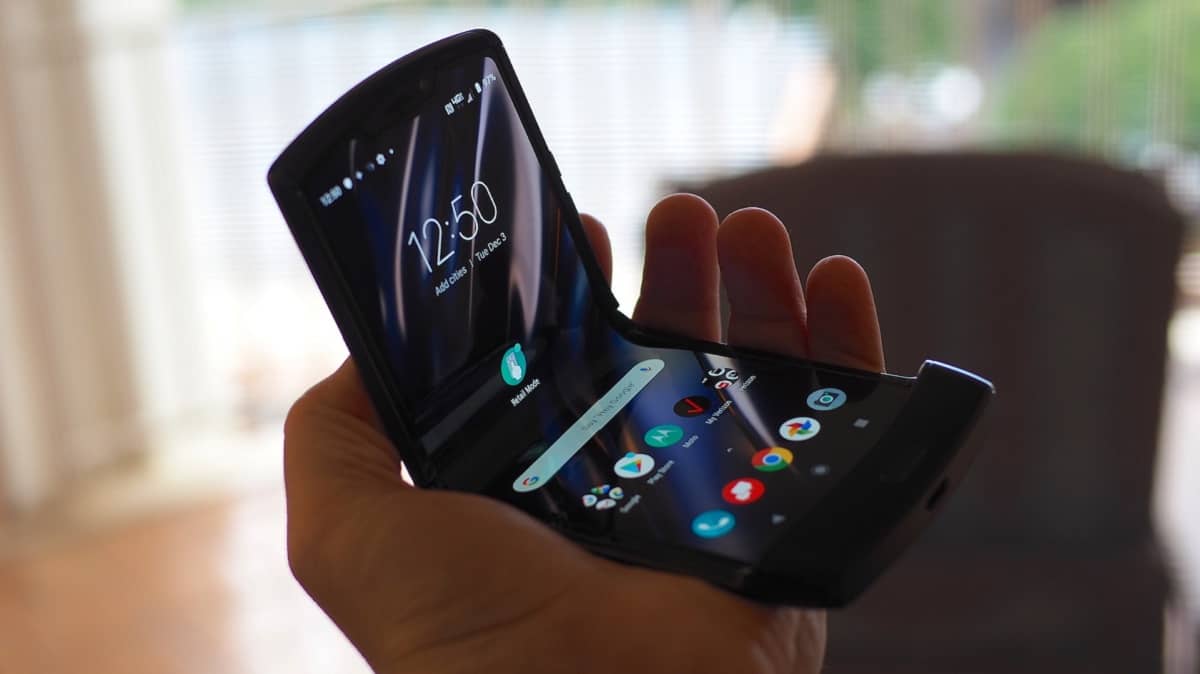 Motorola Razr 2019 с гибким экраном: опыт использования и личное мнение о девайсе - 2