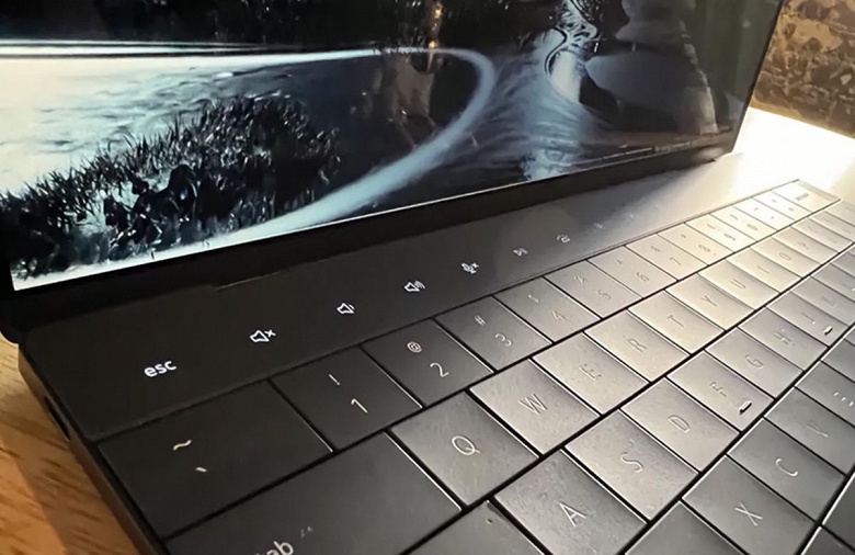 Необычный ноутбук без отдельного тачпада и с аналогом Apple Touch Bar. Представлен Dell XPS 13 Plus