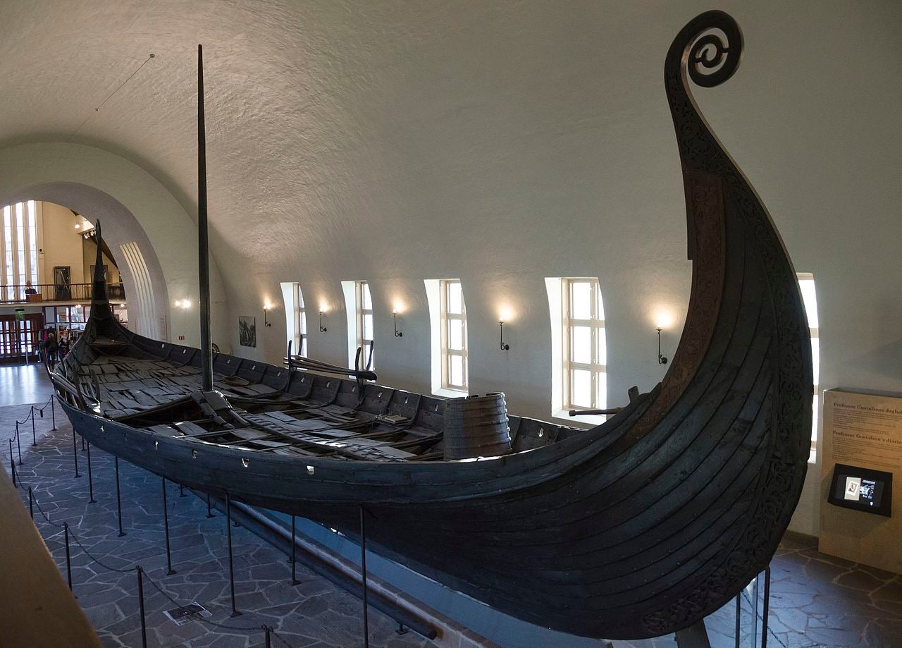 Взято с wikimedia. Здесь и ниже фотографии из музея кораблей викингов, Осло, Норвегия.