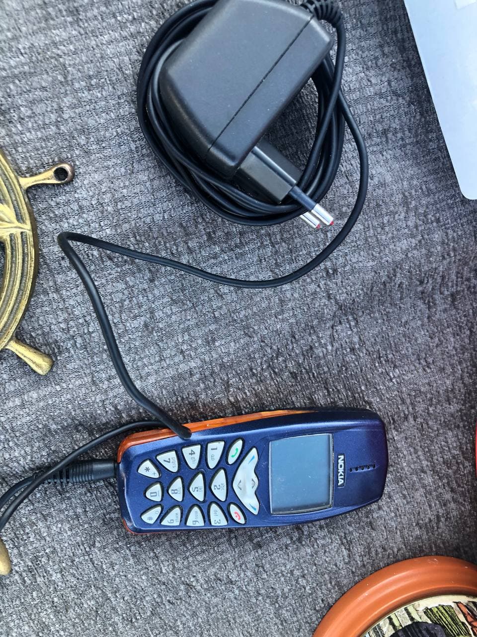 Калькулятор из 1971 года, аудиотехника и игровые системы: субботняя барахолка в Испании - 19