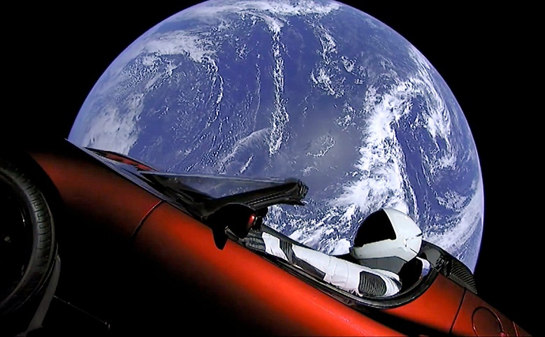 Космический Tesla Roadster Илона Маска преодолел уже более трех миллиардов километров