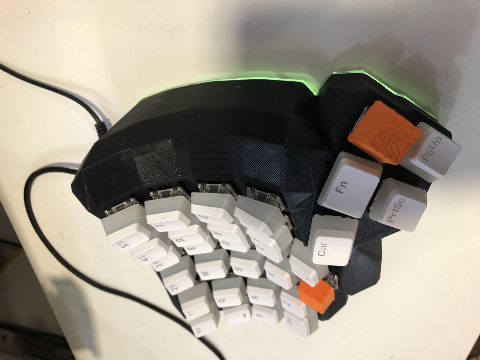 И снова кастомные клавиатуры: обзор Dactyl Manuform из первых рук - 9