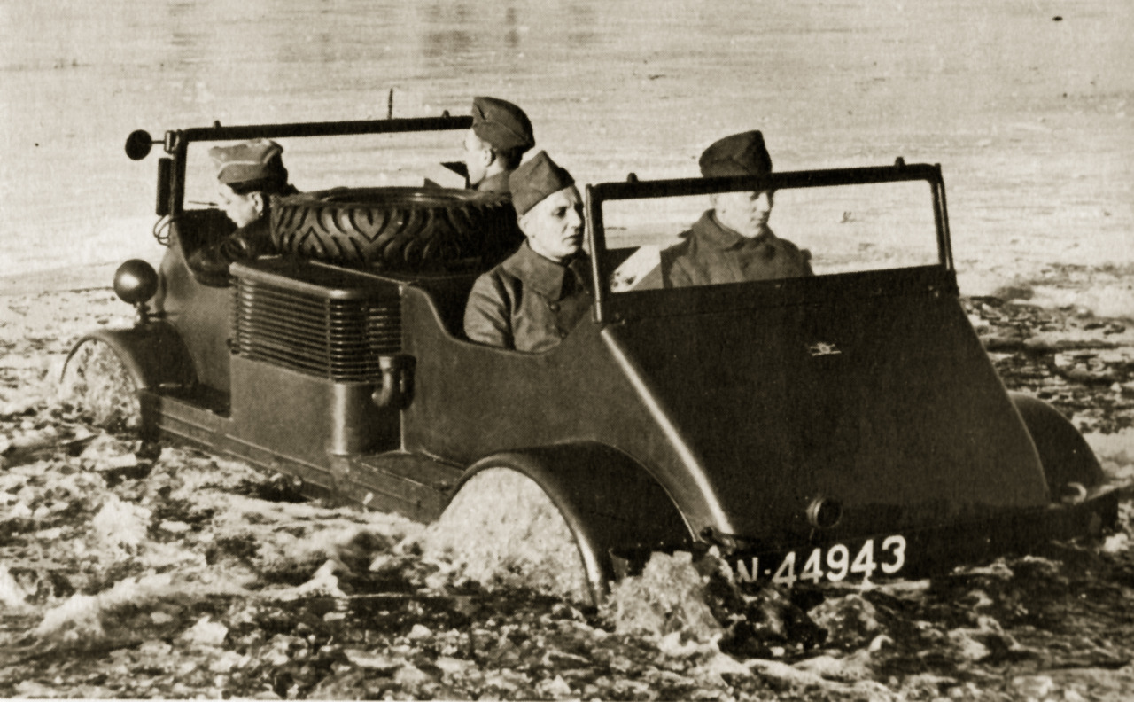 «Аки посуху»: автомобили, которые умеют плавать - 5 «Аки посуху»: автомобили, которые умеют плавать - 5