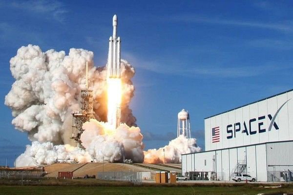 Роскосмос теряет контракты, а SpaceX получает новые. NASA выделило компании Илона Маска 3,5 миллиарда долларов на три пилотируемых космических полета - 1 Роскосмос теряет контракты, а SpaceX получает новые. NASA выделило компании Илона Маска 3,5 миллиарда долларов на три пилотируемых космических полета