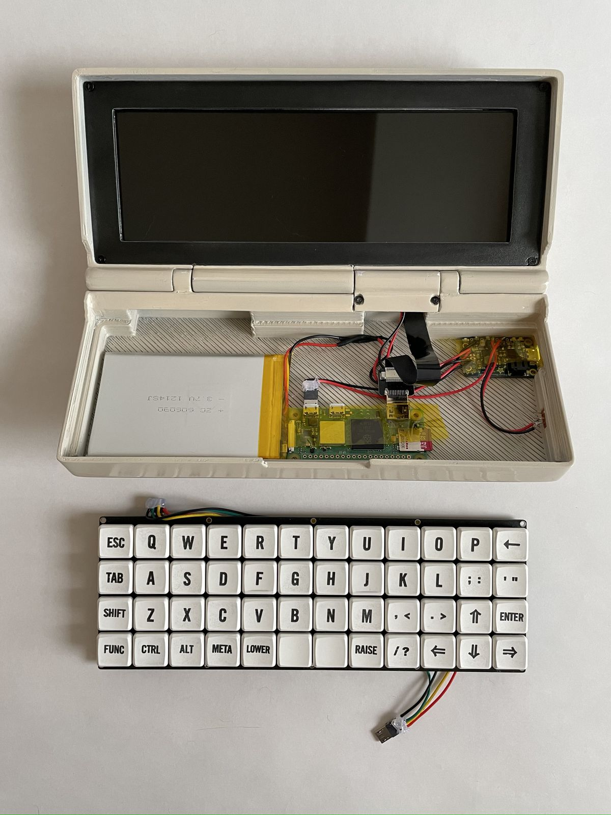 Penkesu — портативный ретро-компьютер с механической клавиатурой - 4