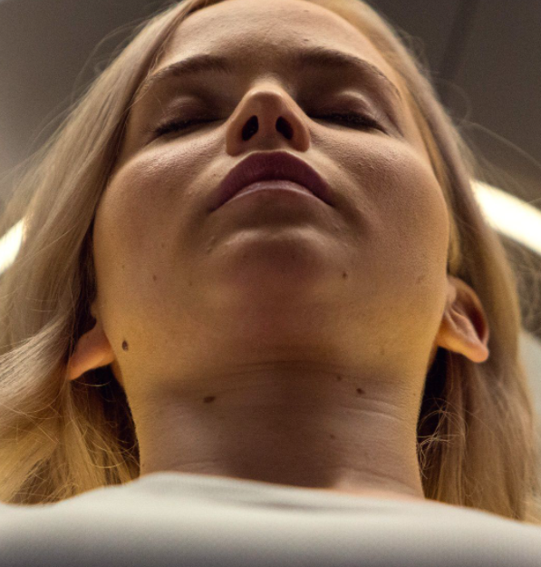 Дженнифер Лоуренс в фильме "Пассажиры" Дженнифер Лоуренс в фильме "Пассажиры"