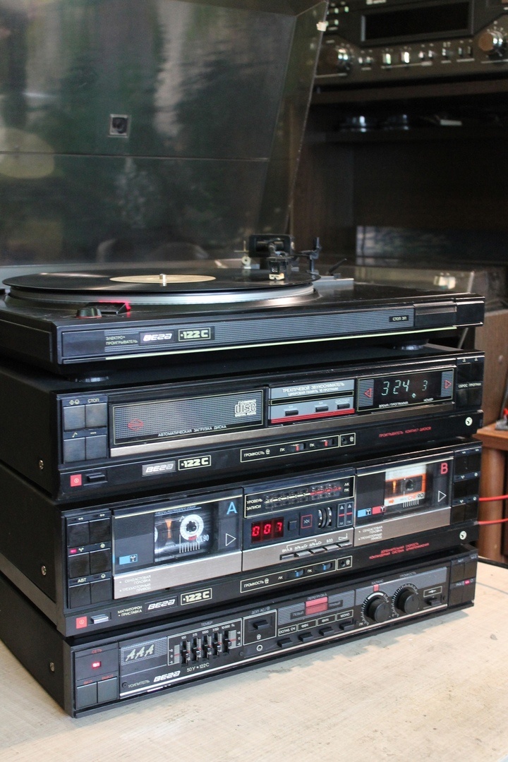 Как слушать музыку неправильно, но красиво - 10