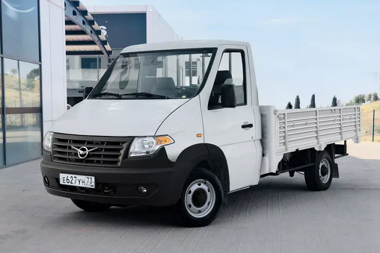 На УАЗе уже испытывают замену «Буханки»: живые фото новых моделей - 2 На УАЗе уже испытывают замену «Буханки»: живые фото новых моделей