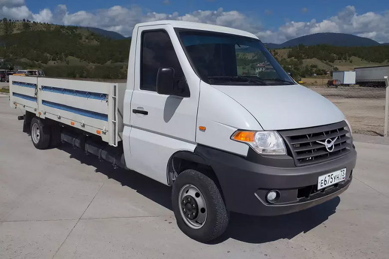 На УАЗе уже испытывают замену «Буханки»: живые фото новых моделей - 4 На УАЗе уже испытывают замену «Буханки»: живые фото новых моделей