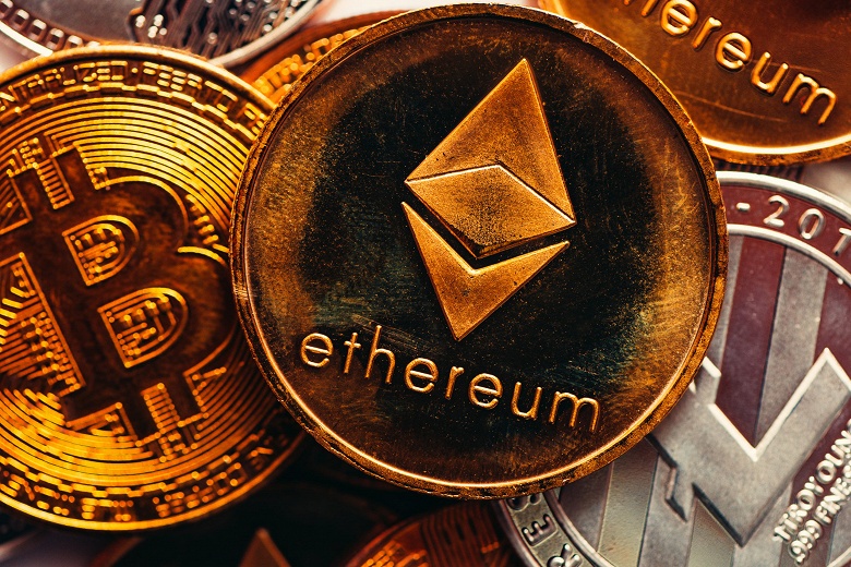 Bitcoin и Etherium продолжают дешеветь