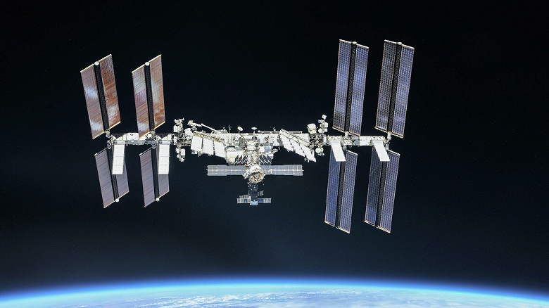Роскосмос: на затопление Международной космической станции уйдет больше года