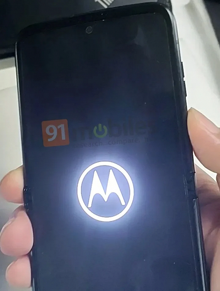 Настоящая флагманская раскладушка Motorola Razr (Maven) рассекречена перед анонсом: живые фото и подробности