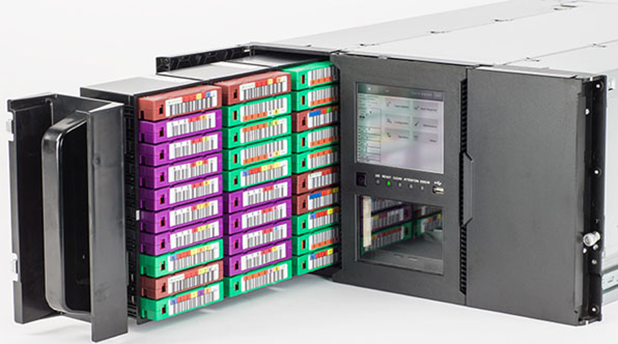 Накопителей lto-9. Ленточная для бэкапа. Ленточные накопители lto. Ленточные накопители данных. Backup tapes.