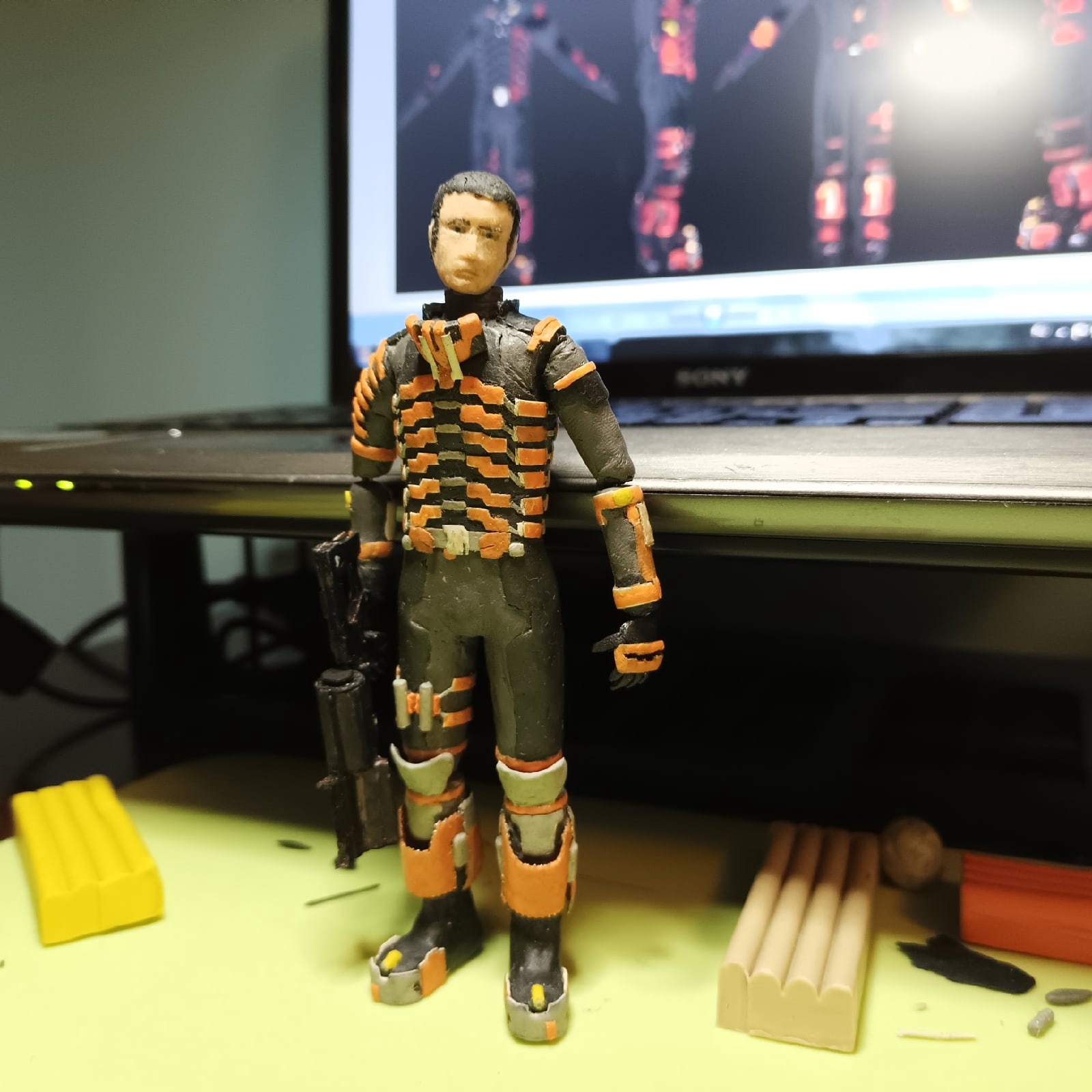 Инженер Айзек Кларк Инженер Айзек Кларк