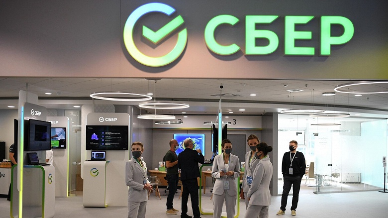 Российские банки сворачивают сети, создавая проблемы для клиентов. Сбер закрыл больше отделений, чем все остальные, вместе взятые - 1 Российские банки сворачивают сети, создавая проблемы для клиентов. Сбер закрыл больше отделений, чем все остальные, вместе взятые
