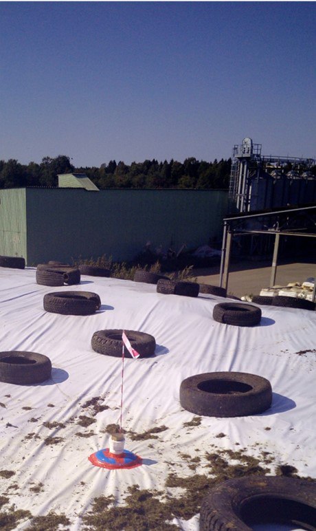 Вот так датчик «АЛАН-ИТ» выглядит в силосной траншее Вот так датчик «АЛАН-ИТ» выглядит в силосной траншее