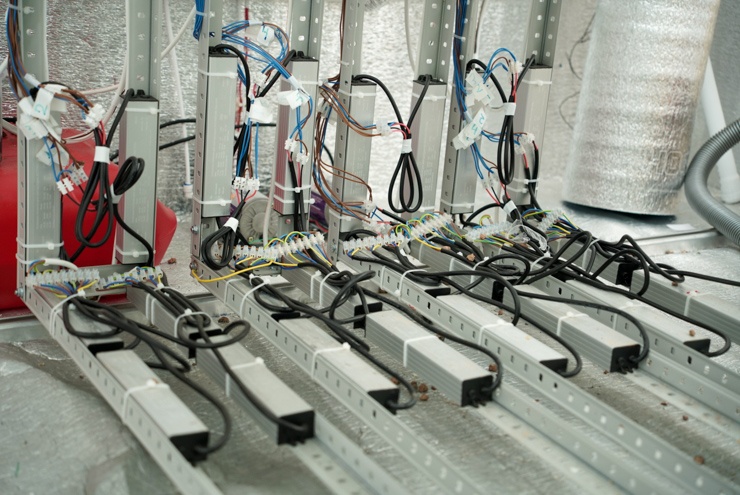 На фото 24 драйвера. При 700 mA понадобилось бы 48 штук На фото 24 драйвера. При 700 mA понадобилось бы 48 штук