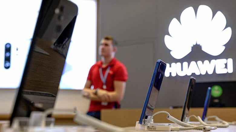 Huawei вернулась в Россию: возобновлены поставки смартфонов и другой техники - 1 Huawei вернулась в Россию: возобновлены поставки смартфонов и другой техники