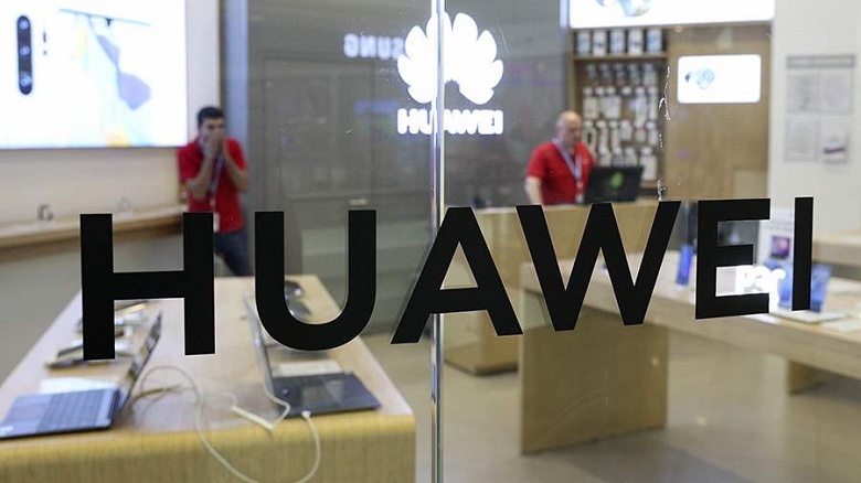 Так вернулась или нет? Huawei начала избавляться от российских внештатных сотрудников