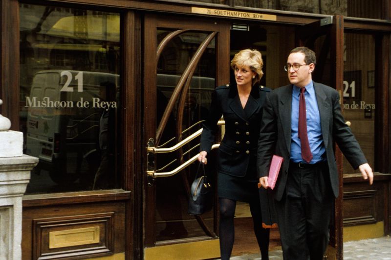 Юридическая фирма с непонятно как произносимым названием Mishcon de Reya известна тем, что когда-то представляла принцессу Диану в ее бракоразводном процессе Юридическая фирма с непонятно как произносимым названием Mishcon de Reya известна тем, что когда-то представляла принцессу Диану в ее бракоразводном процессе