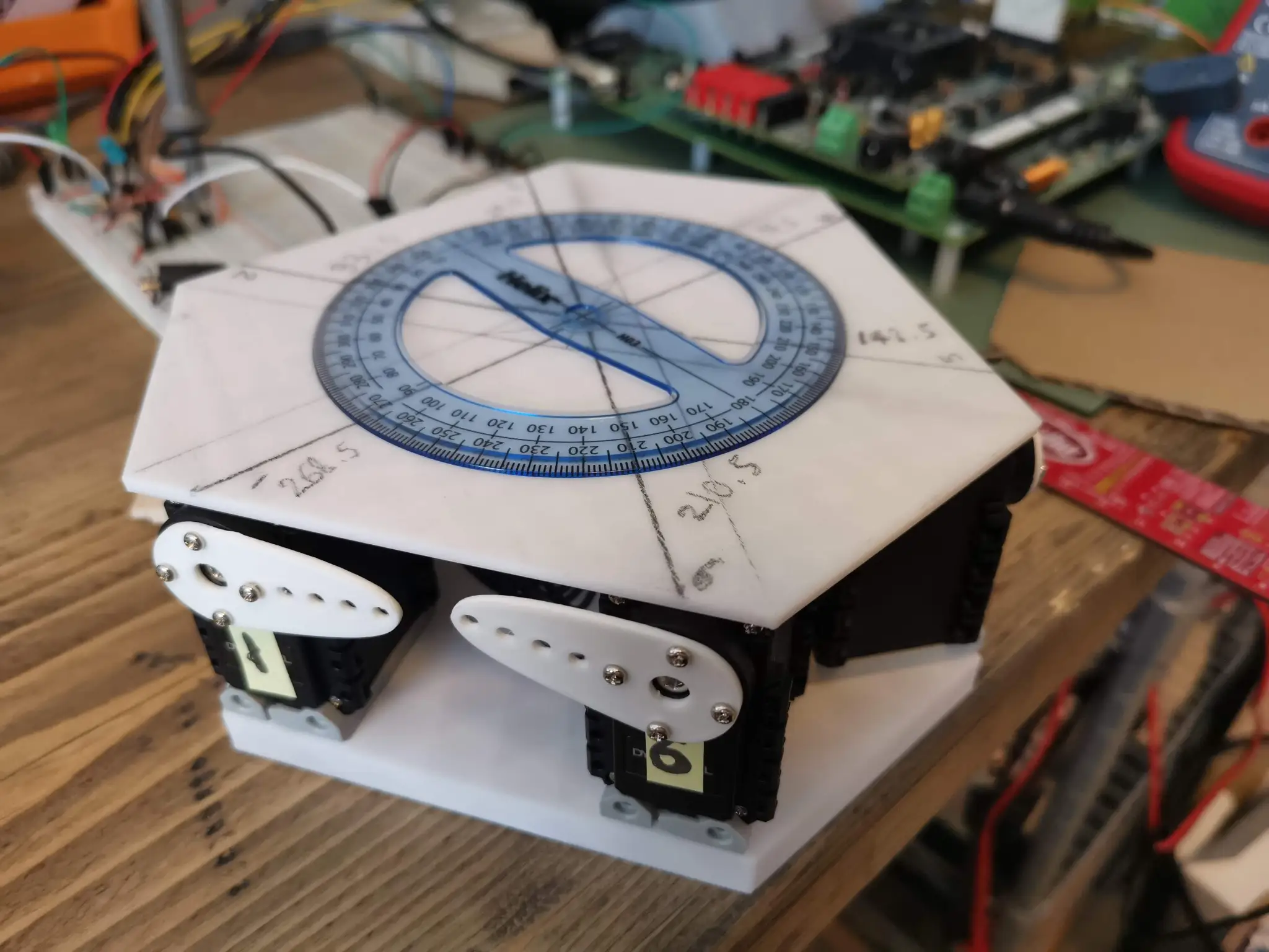 Массажер для головы на базе платформы Стюарта - 16 Массажер для головы на базе платформы Стюарта - 16
