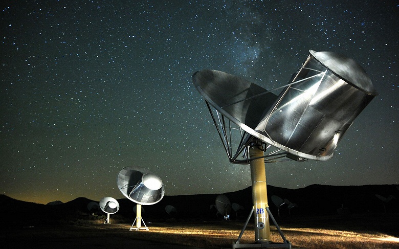 Телескоп Allen Telescope Array (ATA) для поиска следов внеземных цивилизаций поймал сигнал объекта с расстояния более 23 млрд км