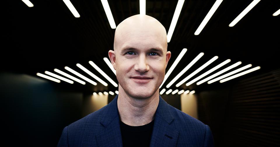 Брайн Армстронг (CEO Coinbase) личным примером показывает, как надо впрягаться за криптанов в суде