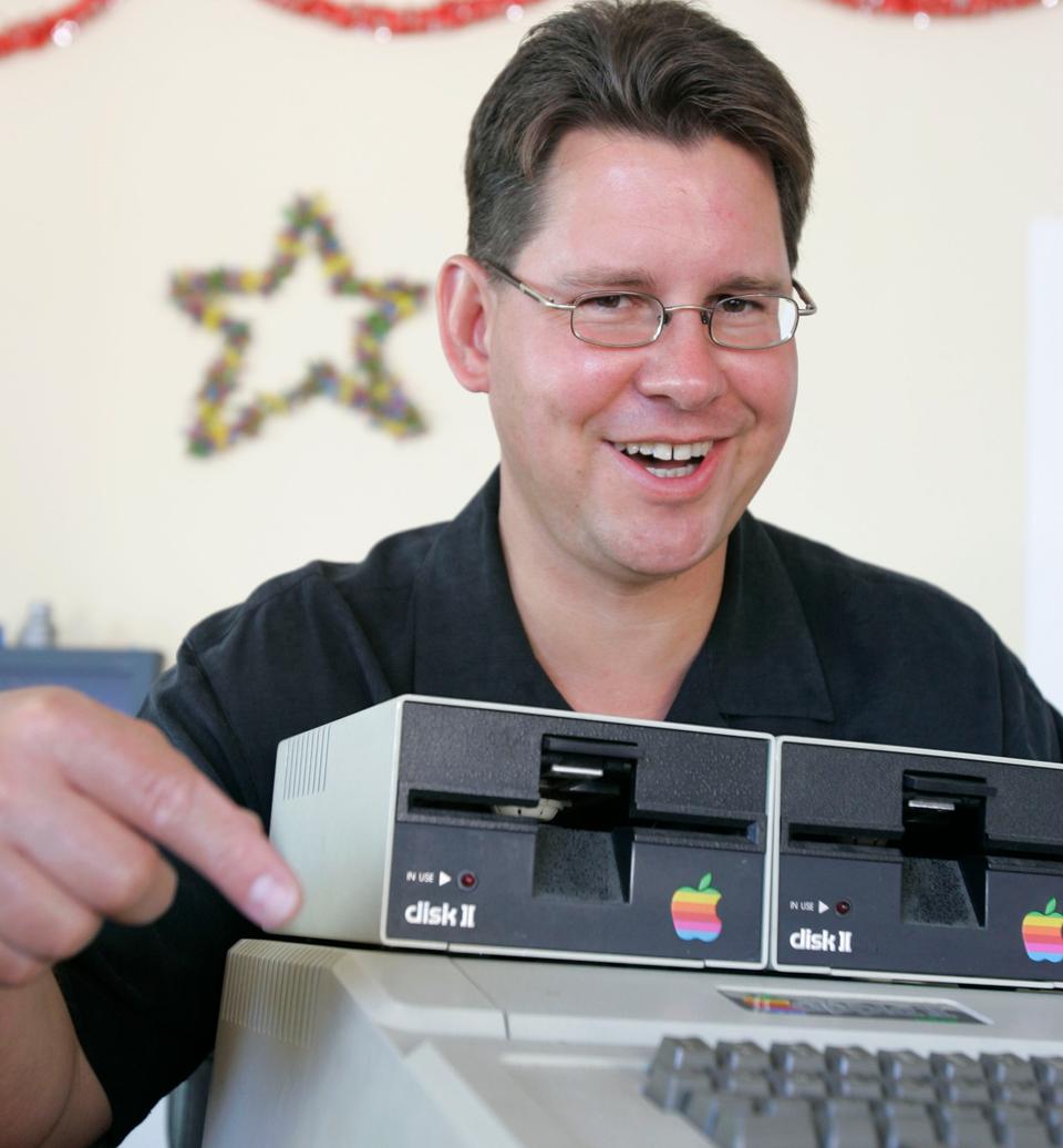 Самые известные и странные олдовые компьютерные вирусы: Creeper, Elk Cloner и другие - 5 Самые известные и странные олдовые компьютерные вирусы: Creeper, Elk Cloner и другие - 5