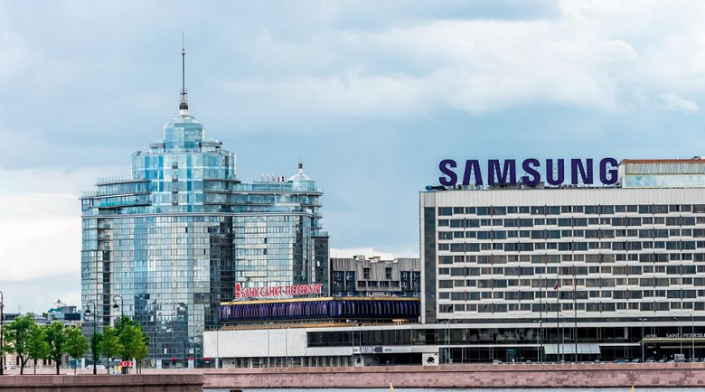 &laquo;Samsung не принимала решения о возобновлении поставок в Россию&raquo;, &mdash; компания прокомментировала последние слухи