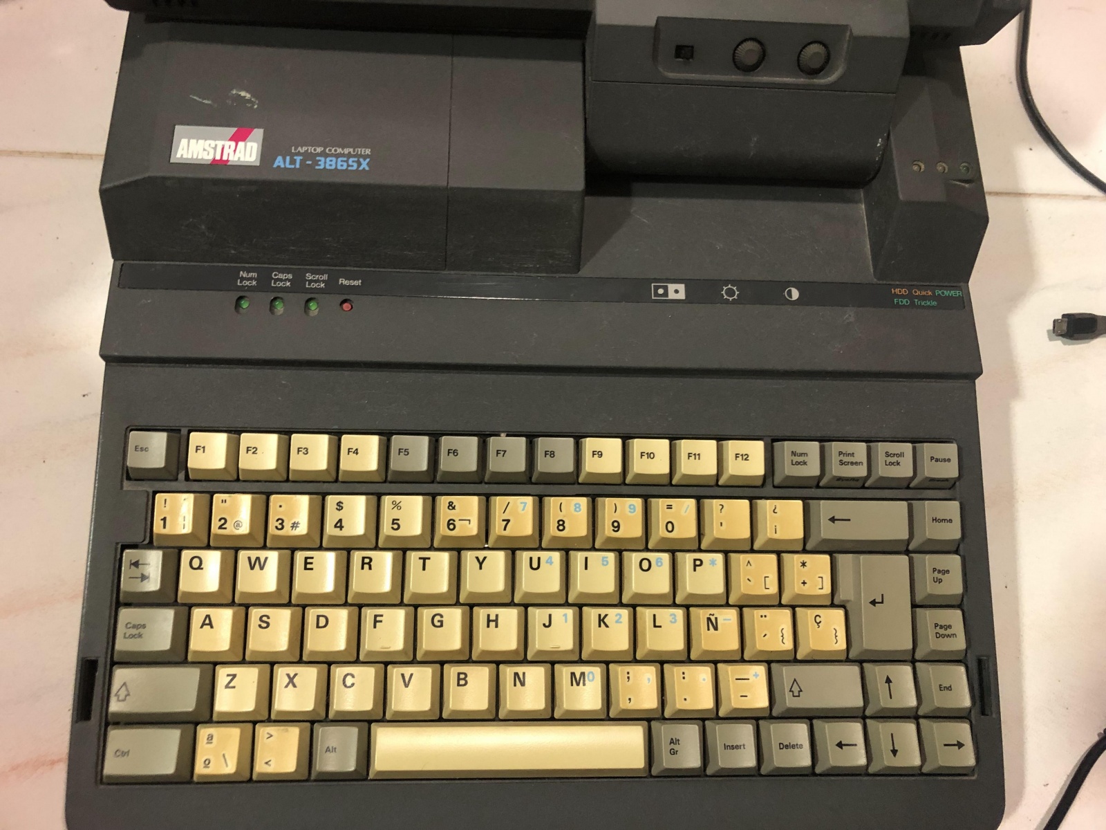 7 килограммов портативности, или ноутбук Amstrad ALT-386SX из 1988 года. Часть 1 - 7